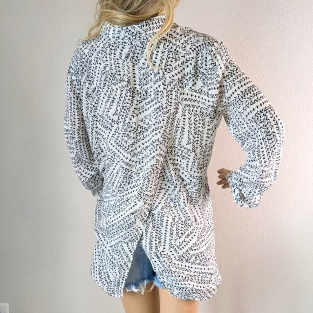 CAbi Button-up Blouse Womens M Black White Long Sleeve Split-Back Osaka Nights